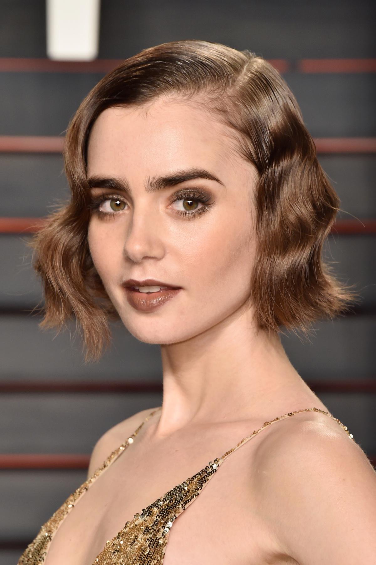 Лили Коллинз