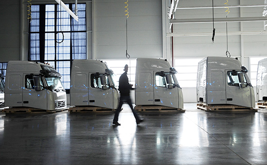 Линия сборки грузовых автомобилей на заводе Volvo в Калуге