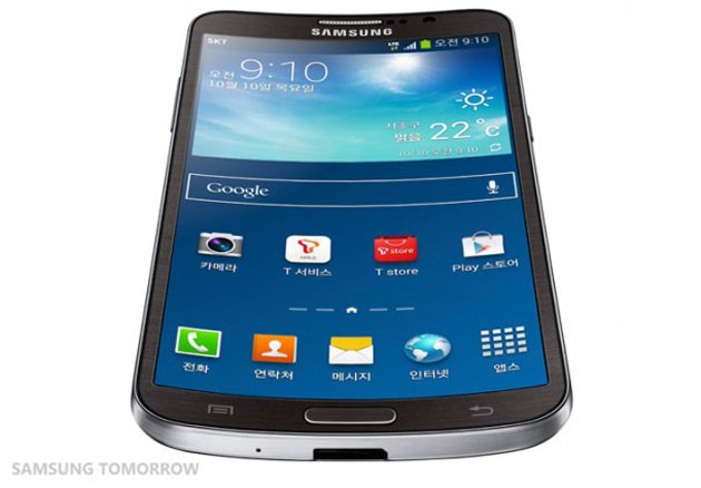 Samsung выпускает первый смартфон с изогнутым дисплеем