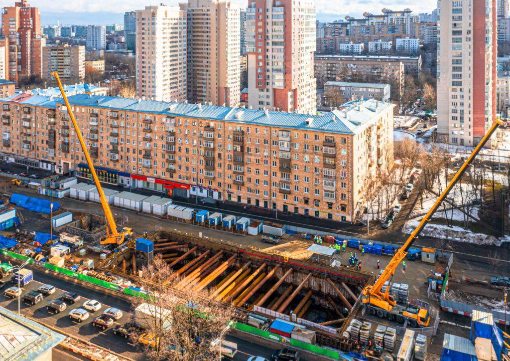 Новые станции также создают дополнительные рабочие места как во время строительства, так и после ввода их в эксплуатацию, что положительно сказывается на экономике города