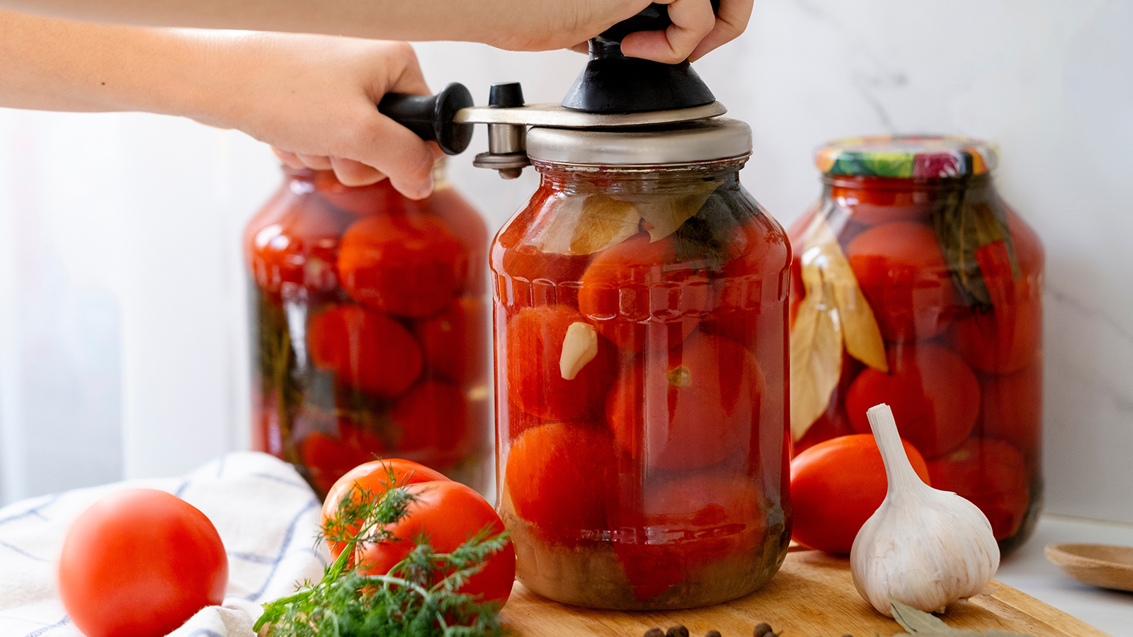 Россияне вернулись к проверенному временем способу заготовки продуктов