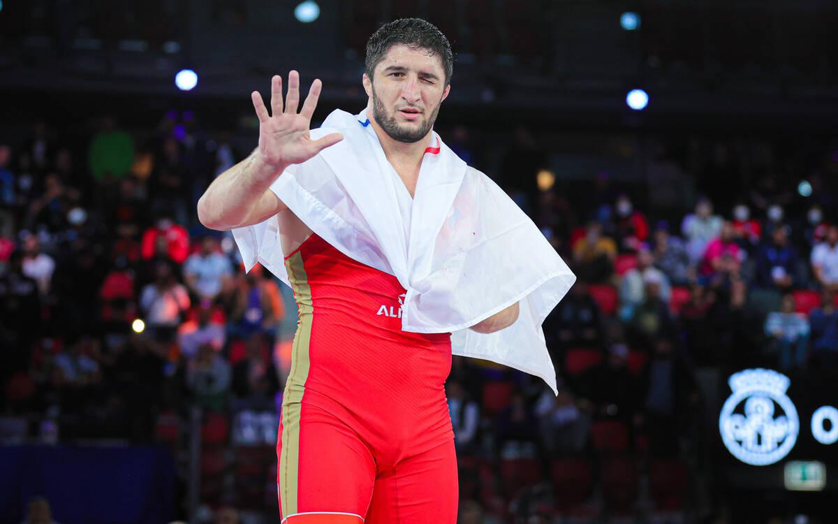 Чемпион Олимпиады Садулаев снялся с чемпионата мира по вольной борьбе