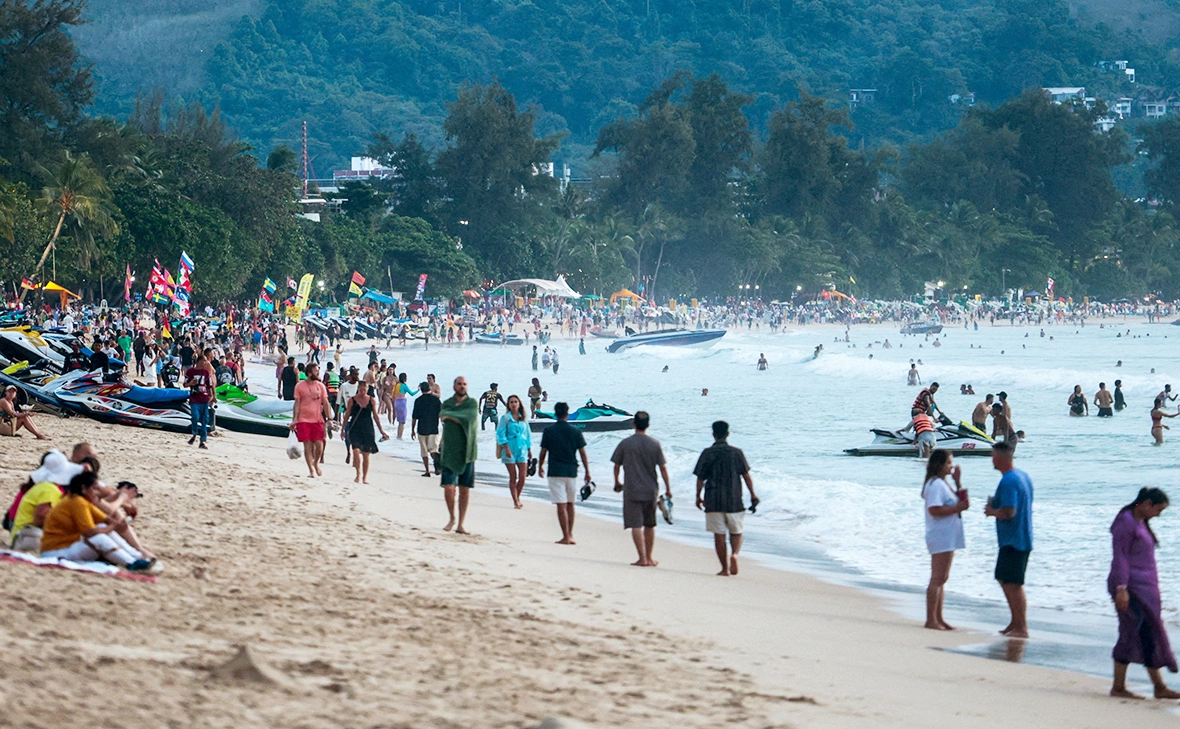 Napat Wesshasartar / Reuters