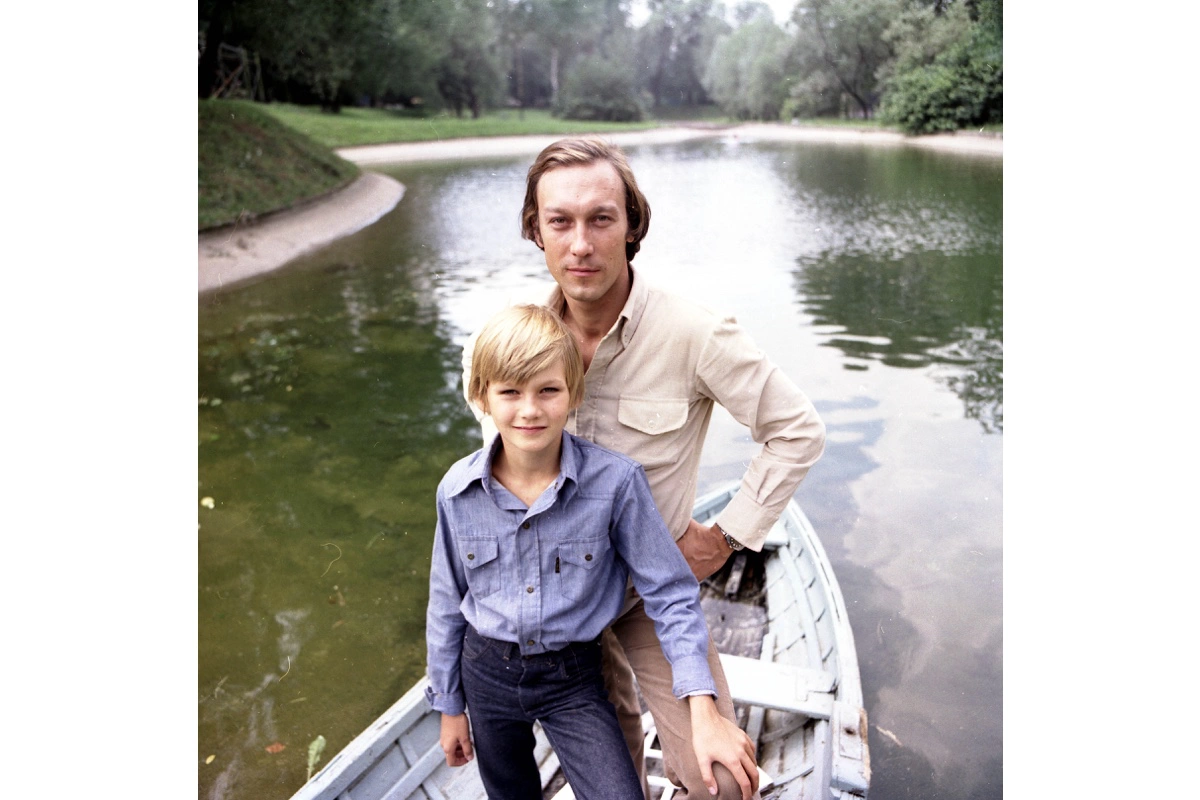 Олег Янковский с сыном Филиппом. 1979 год