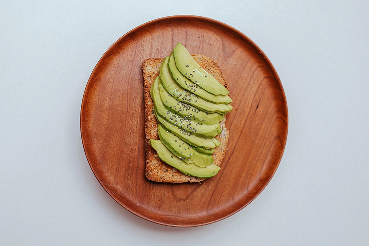 Завтрак — это не просто набор продуктов на столе, а определенный культурный код, по которому можно «прочитать» город, эпоху и общество