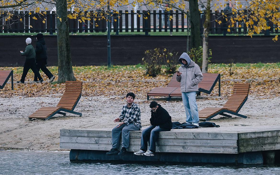 Москвичей предупредили об аномально теплой погоде в выходные