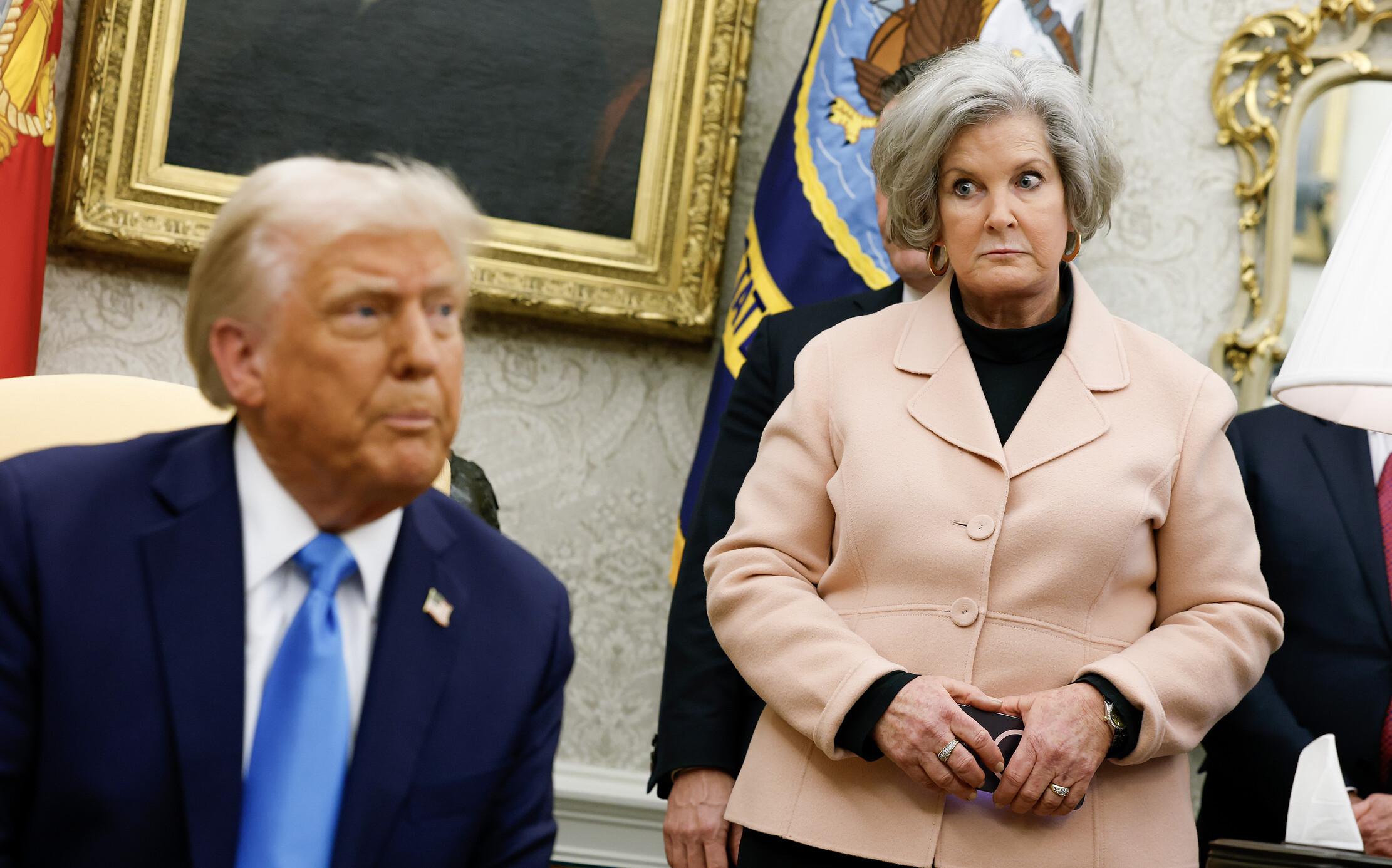 Глава аппарата Белого дома заявила, что у Трампа «характер алкоголика»