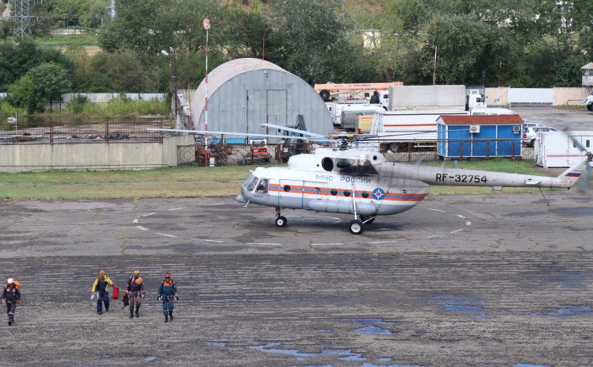 Сотрудники МЧС России при проведении поисково-спасательных работ