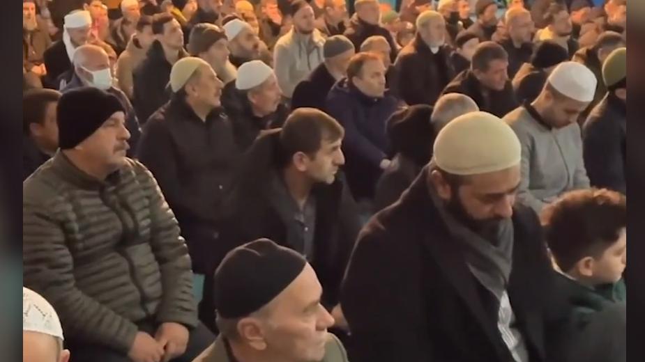 В Турции посвятили намаз защите Корана после сожжения книги в Швеции