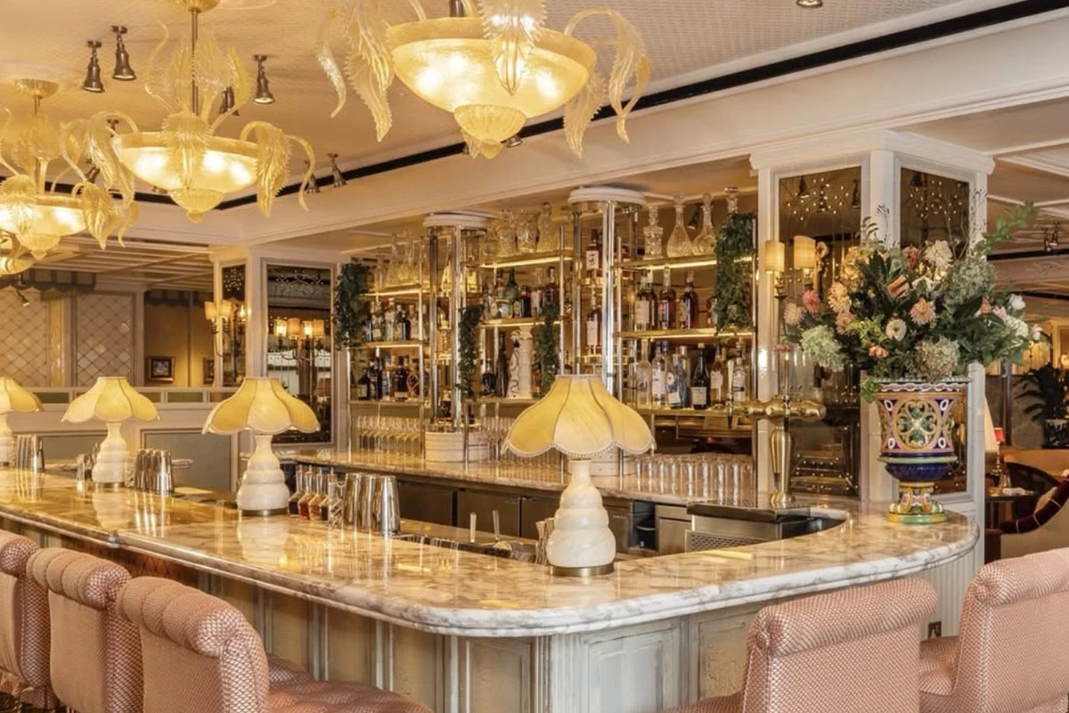 В Лондоне открыли ресторан в доме, где родилась Елизавета II