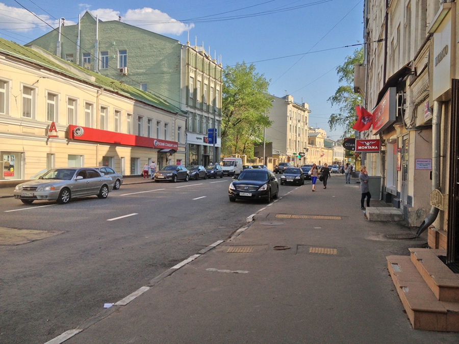 На Пятницкой улице в Москве расширят тротуары и сделают велодорожки