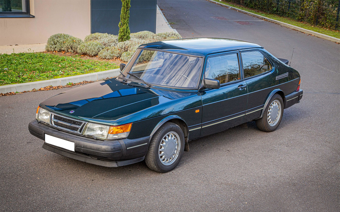 Saab 900