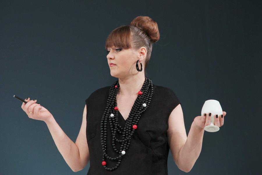 Анна Уколова в спектакле &laquo;История любви&raquo; в постановке режиссера Дайнюса Казлаускаса, Москва, 25 марта 2014 года