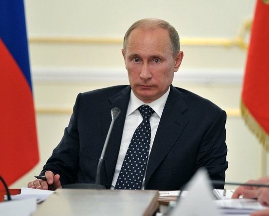 В.Путин подписал указ об учреждении флага МИД