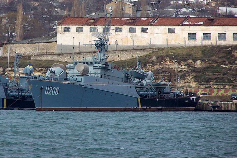 Корвет «Винница» U206. Малый противолодочный корабль проекта 1124. Спущен на воду 12 сентября 1976 года и после доработки на севастопольских верфях перебазирован в Балаклаву. После распада СССР первоначально оставался на балансе Государственной пограничной службы Украины, но в 1996 году был передан ВМС. 