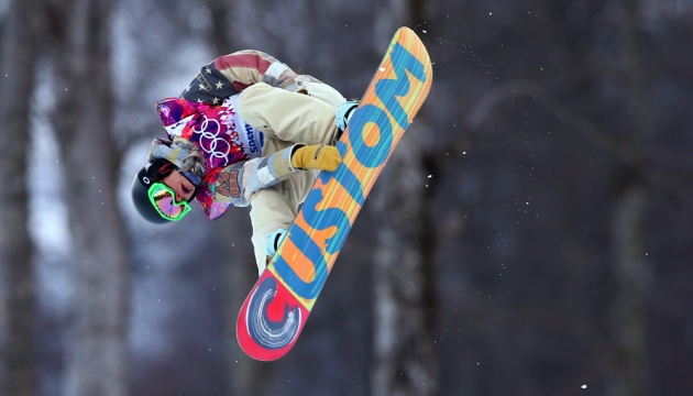 Сноубордист Taylor Gold из США в квалификации соревнований по Хафпайпу