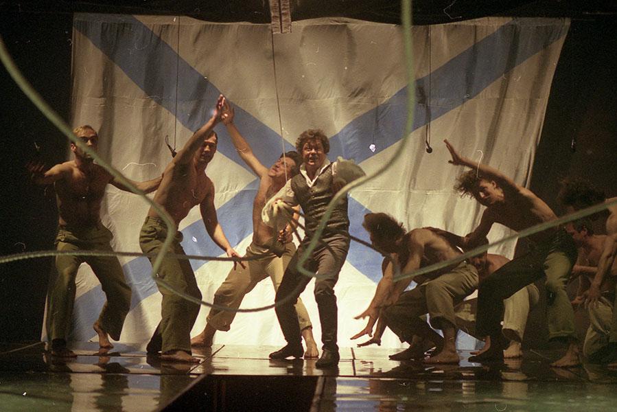 Николай Караченцев во время спектакля &laquo;Юнона и Авось&raquo;, театр &laquo;Ленком&raquo;, 2001 год