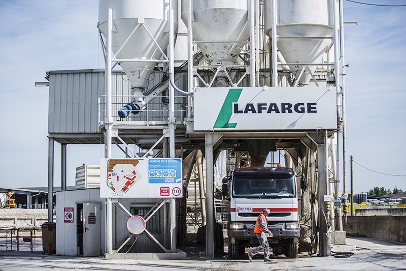 Lafarge SA, ФранцияПокупатель: Holcim Ltd, ШвейцарияСектор:  СтроительствоСумма сделки: $39,5 млрд