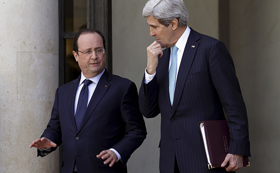 Глава американской дипломатии Джон Керри на&nbsp;встрече с&nbsp;президентом Франции Франсуа Олландом. Архивное фото