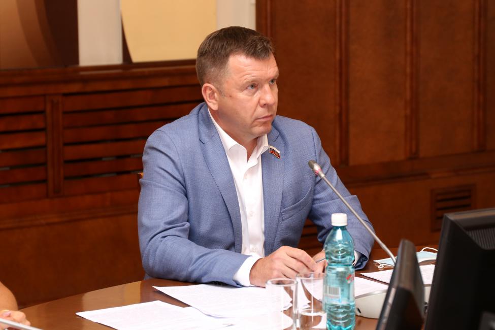 Председатель комиссии Законодательного Собрания Новосибирской области по наказам избирателей Дмитрий Козловский