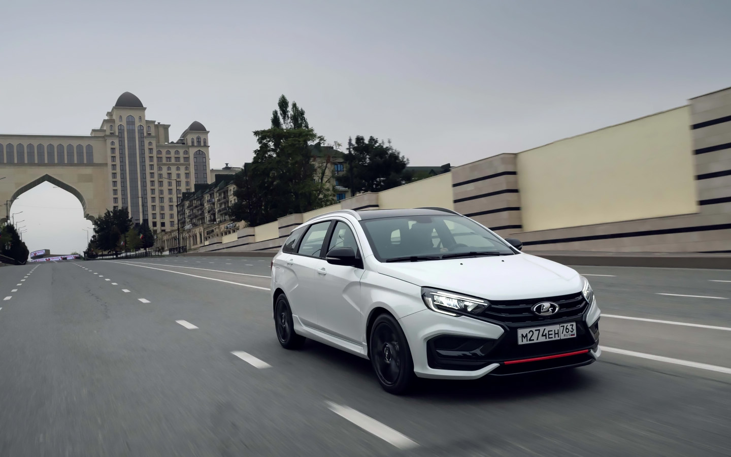 Топовый универсал Lada Vesta SW Cross будет стоить ₽2,034 млн. За что  сколько платить :: Autonews