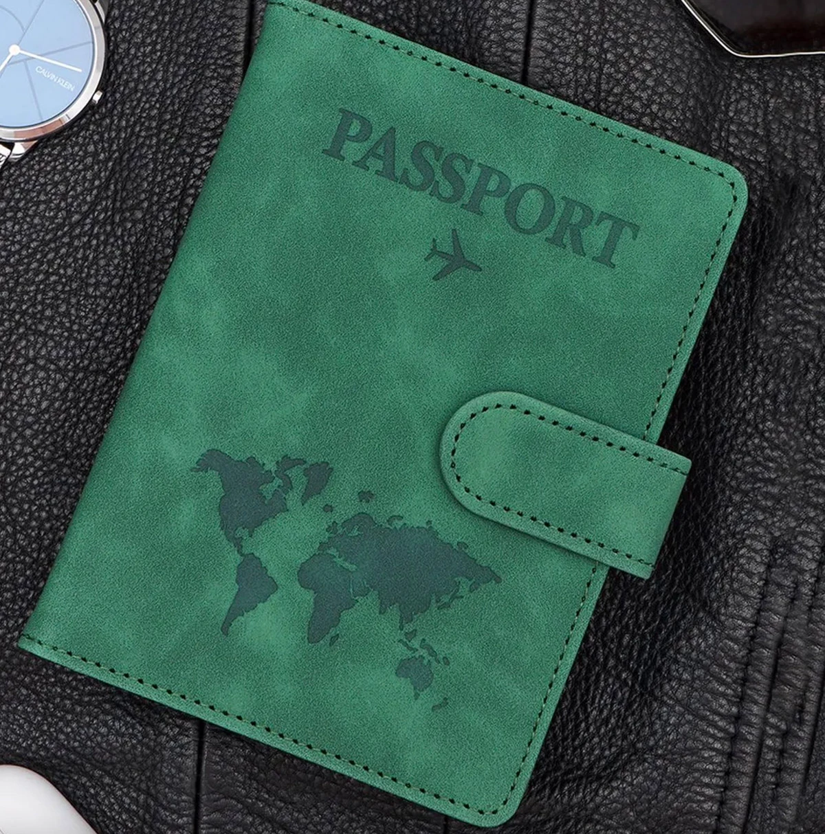 <p>Обложка на паспорт с магнитной застежкой</p>

<p></p>