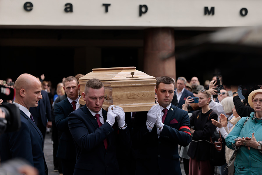 По словам друга актрисы Владека Дармана, Талызину похоронят 24 июня на Ваганьковском кладбище.