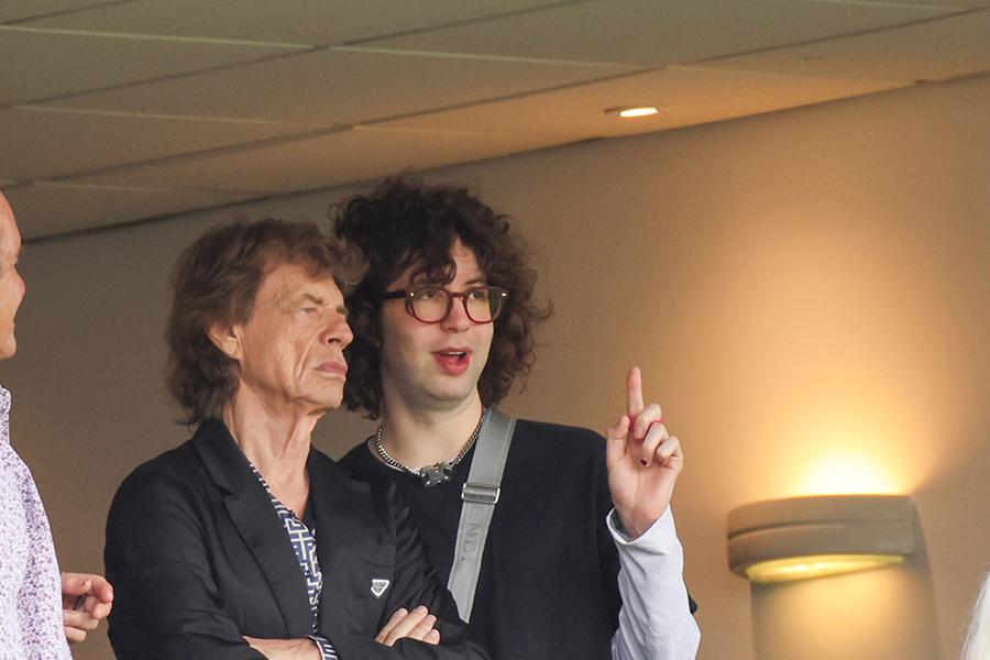 Мик Джаггер с сыном Лукасом, 2023 год