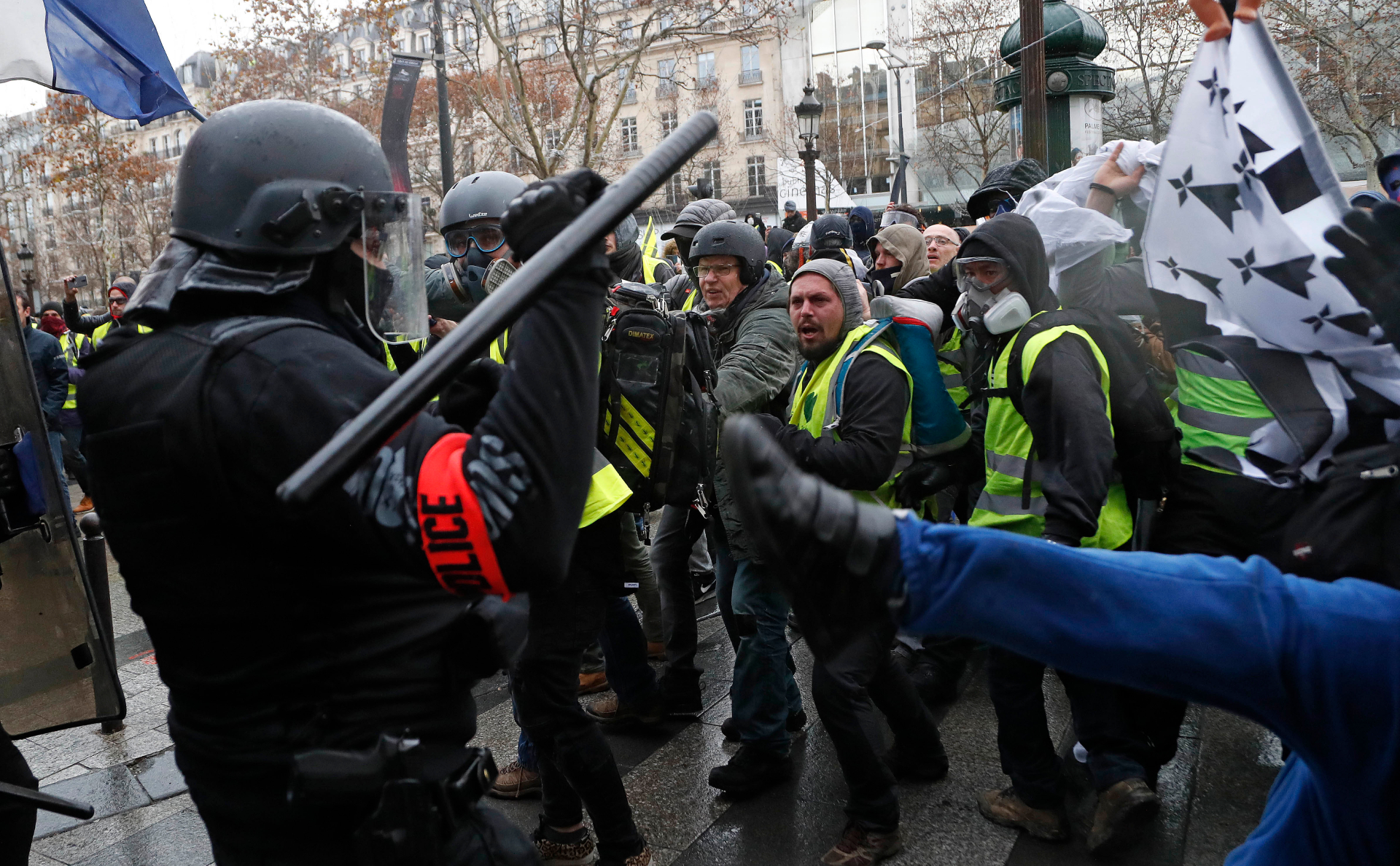 Протестующие в Париже