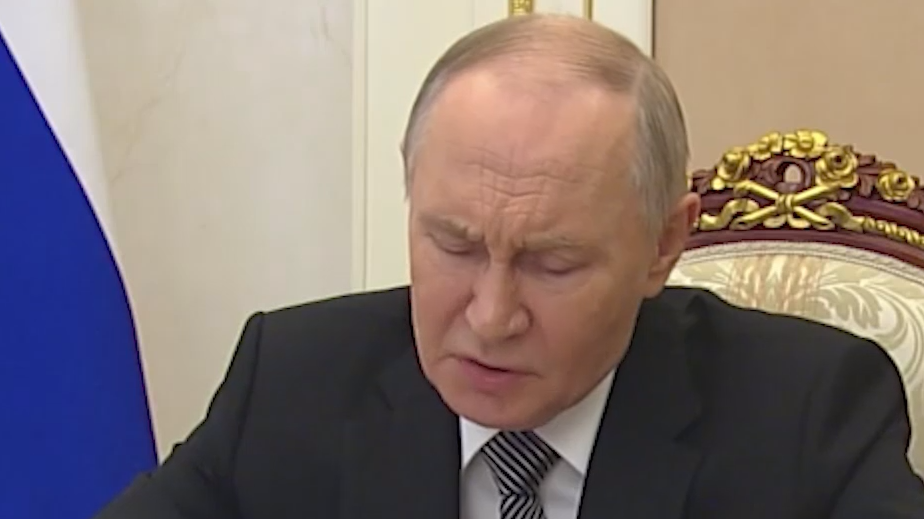 Путин согласился смягчить прием в школы мигрантов с родным русским языком