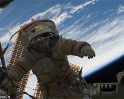 Космонавты нашли на обшивке шаттла Endeavour повреждения