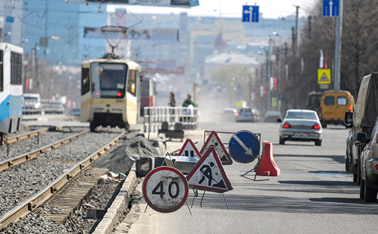 Дорожные знаки, предупреждающие о&nbsp;ремонтных работах, стоят на&nbsp;одной из&nbsp;улиц Челябинска
