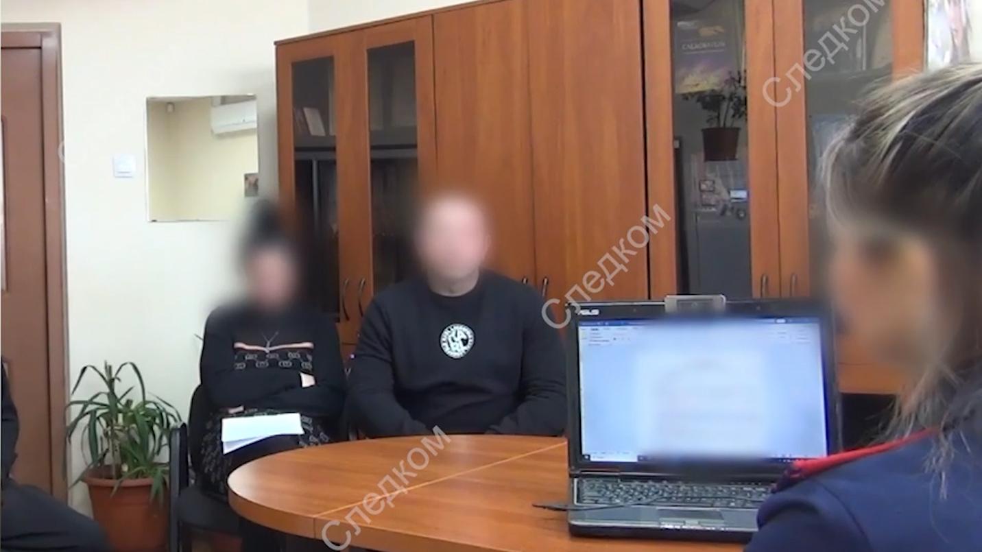 Появилось видео задержания создателей схемы с обзвоном людей мошенниками
