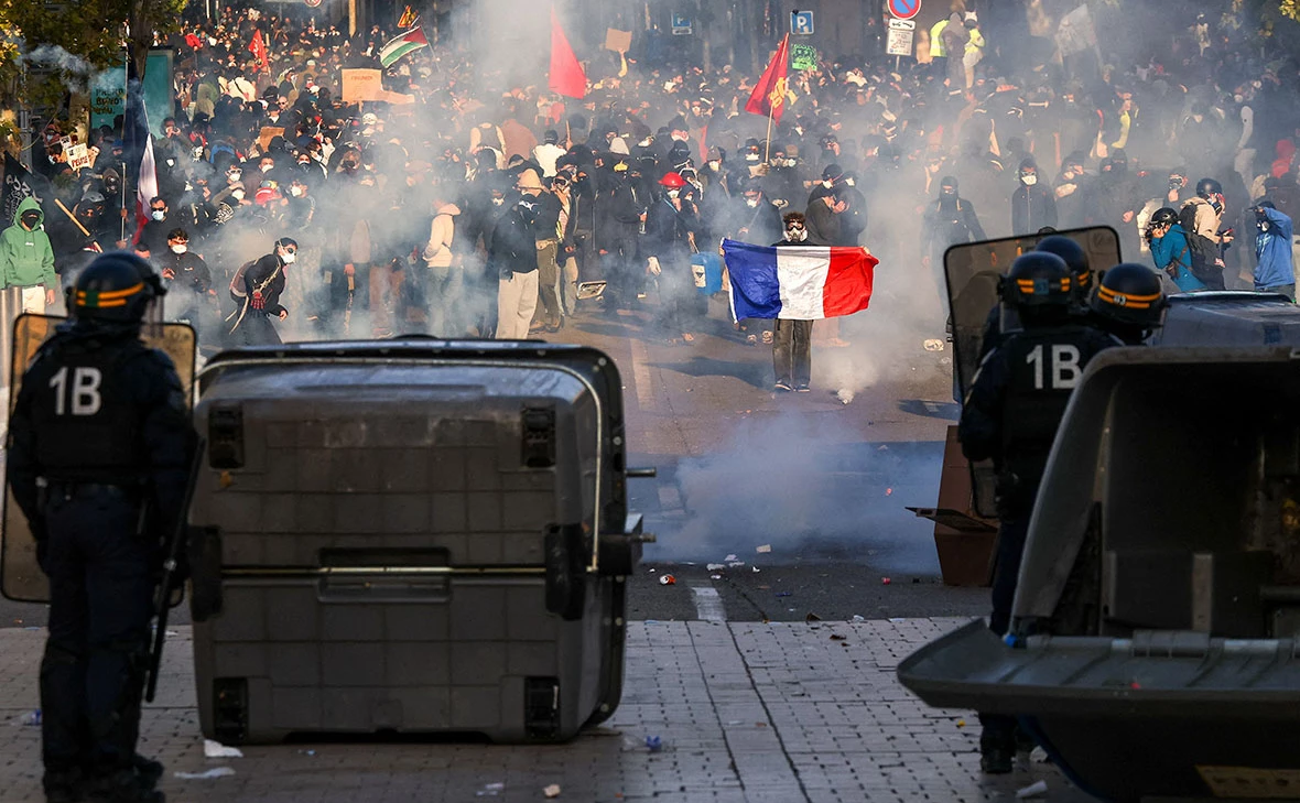 Manon Cruz / Reuters