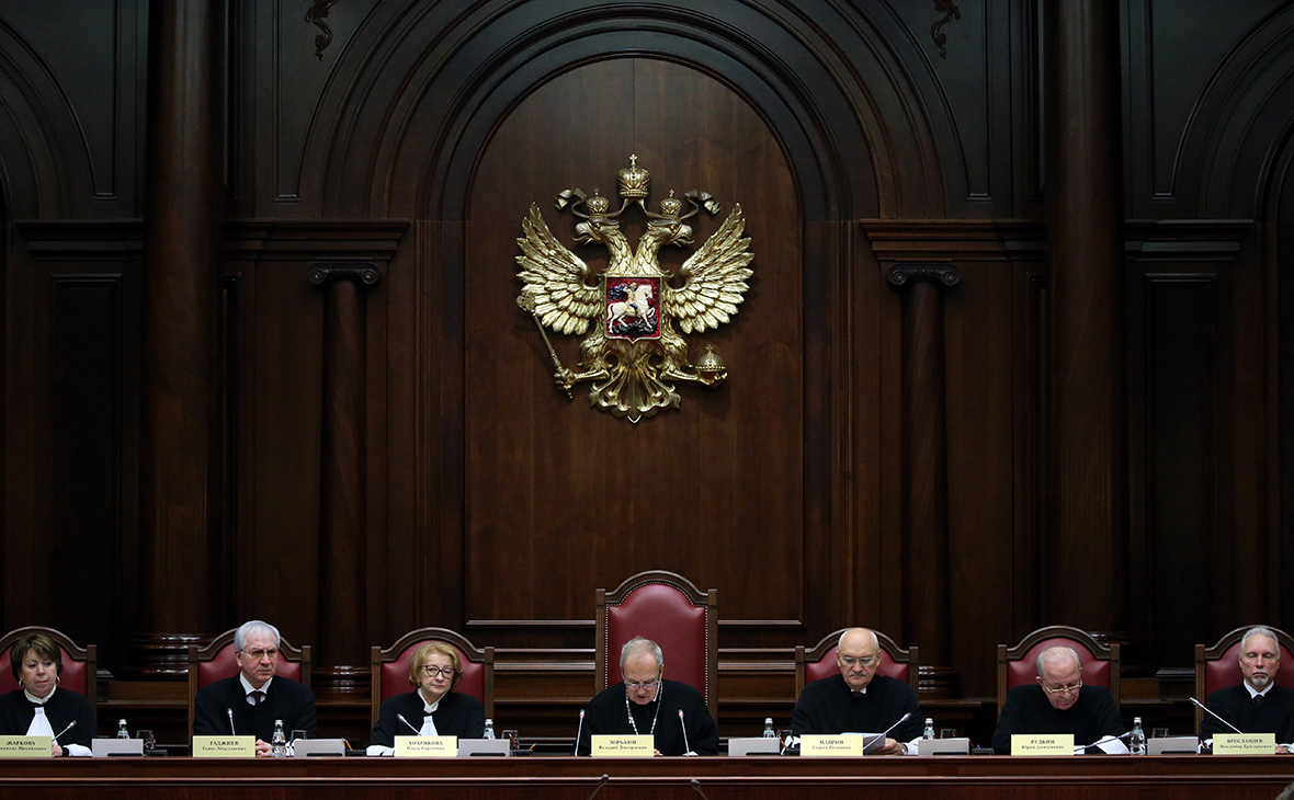Совфед одобрил запрещающий судьям КС публиковать особое мнение закон
