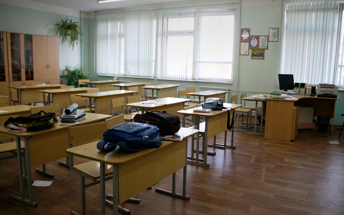 В Петербурге педагог потребовала от школьника извиниться на коленях
