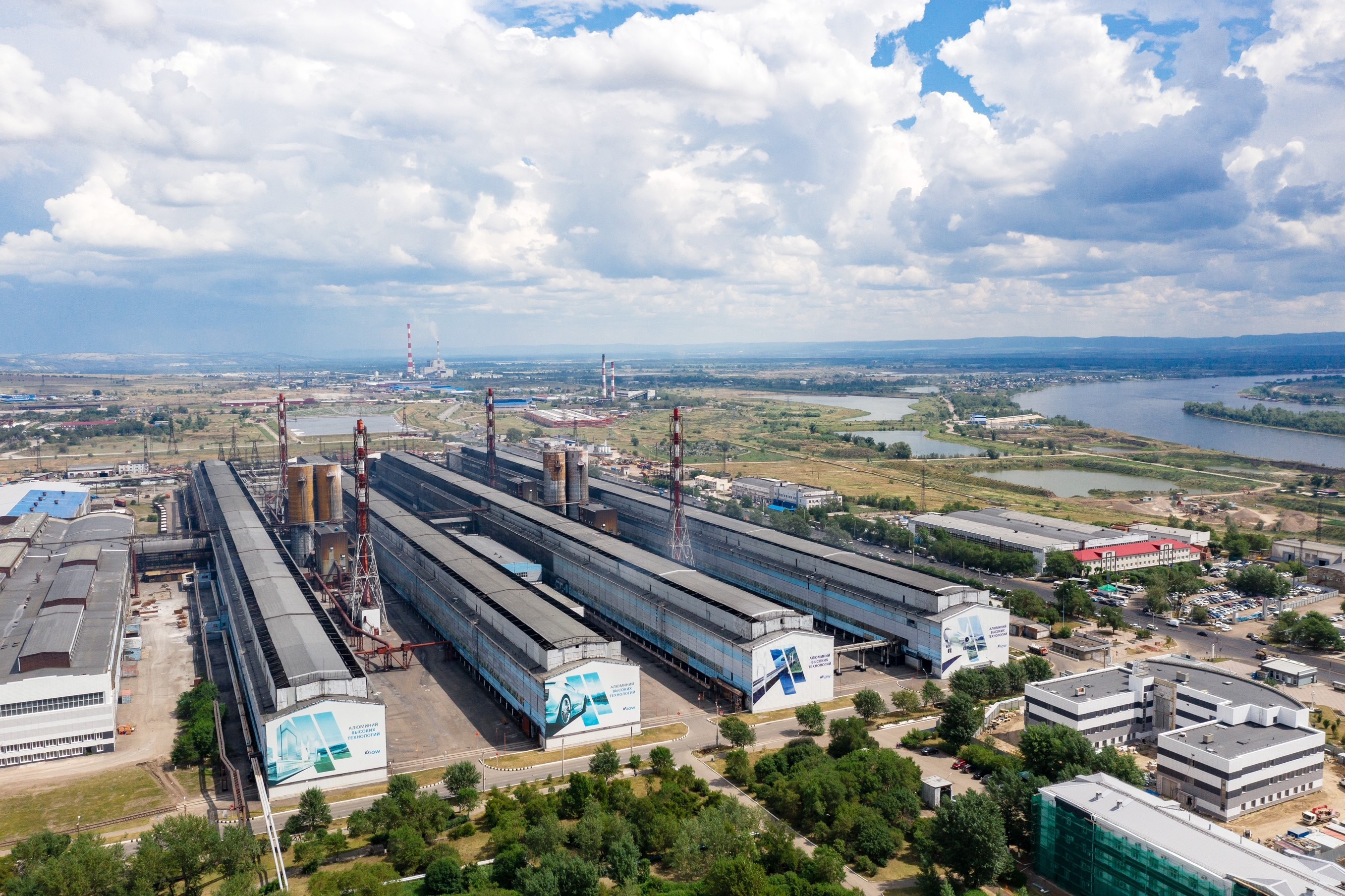 Красноярский алюминиевый завод &laquo;Русала&raquo;, на экологическую модернизацию которого за последние 20 лет уже потратили около $400 млн