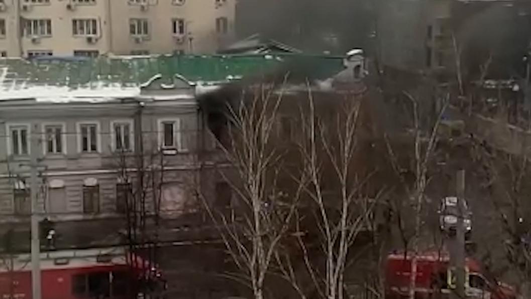 В Москве произошел пожар в здании, где располагалось отделение КПРФ
