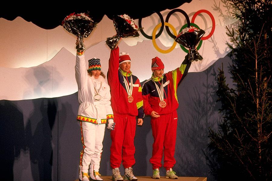 Марют Луккаринен, Любовь Егороя и Елена Вальбе (слева направо)&nbsp;во время награждения в классическом кроссе на 15 км на зимних Олимпийских играх 1992 года в Альбервиле, Франция