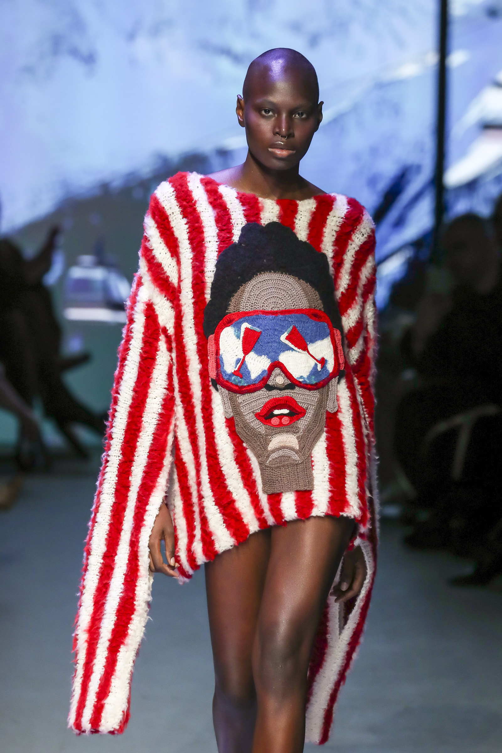 Всего в рамках пятой Московской недели моды пройдет более сотни показов российских и зарубежных дизайнеров. В рамках мероприятия также проходят лекции экспертов и фестиваль короткометражного кино World Fashion Shorts в Центре дизайна Artplay.