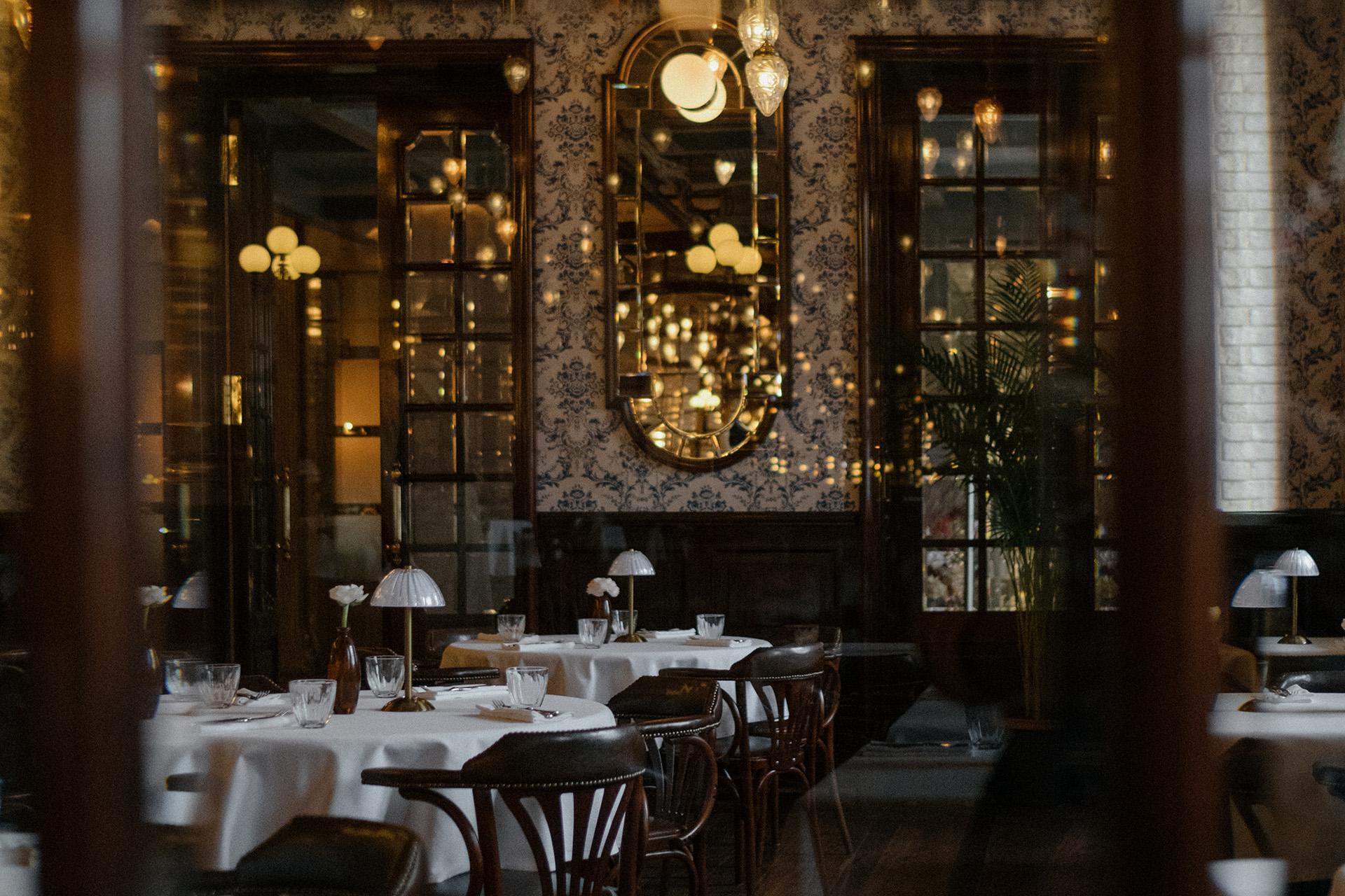 Интерьер ресторана &laquo;Шануар&raquo;