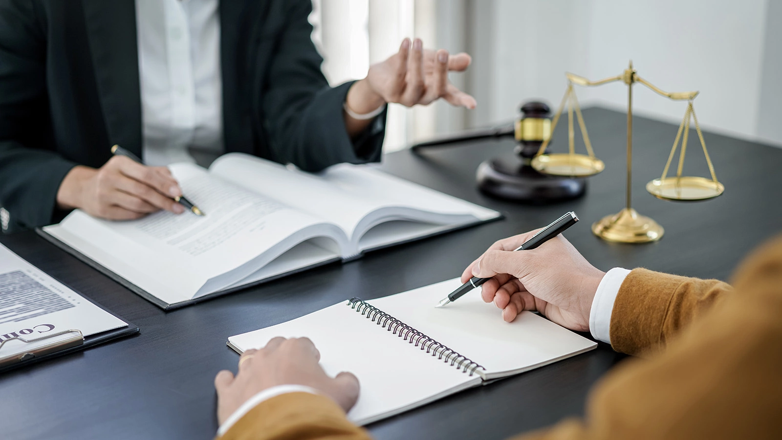 Кто имеет право на наследство вне зависимости от завещания. Ответ юриста