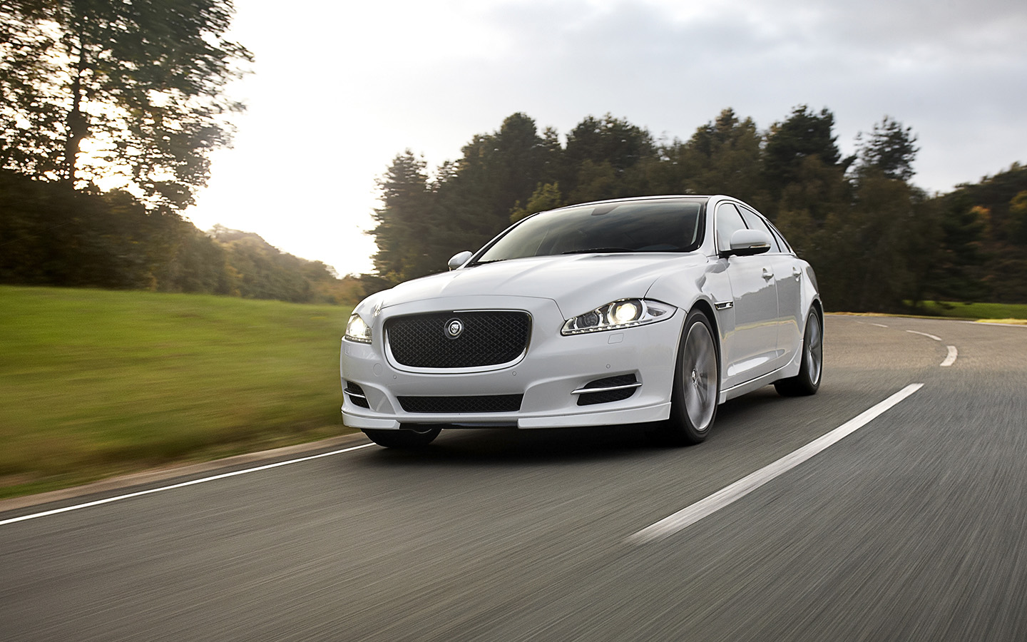 Jaguar XJ x 351