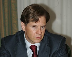 Россия требует у Великобритании выдачи экс-главы "Банка Москвы" 