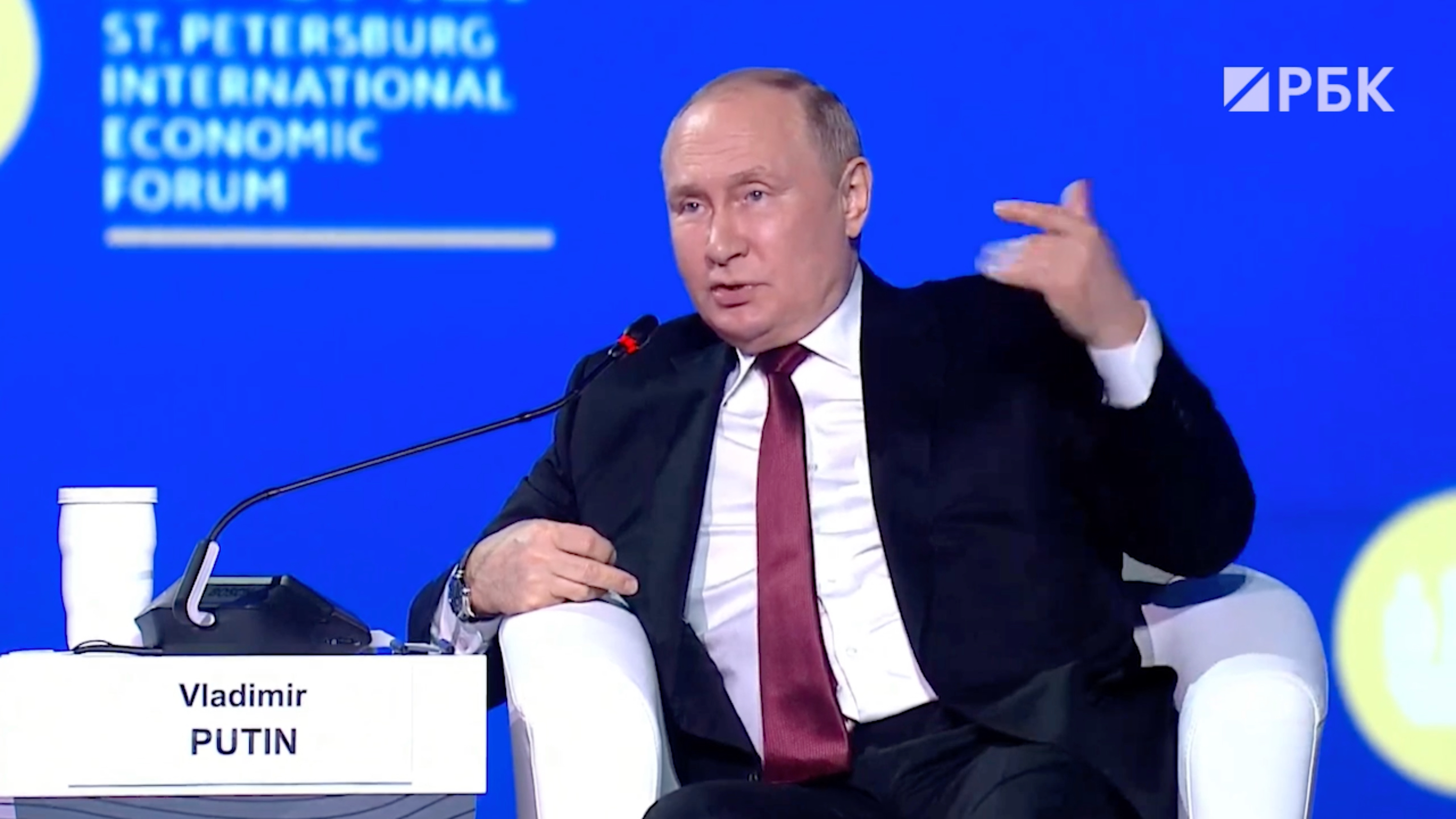 Путин ответил на вопрос, что важнее — суверенитет или упаковка