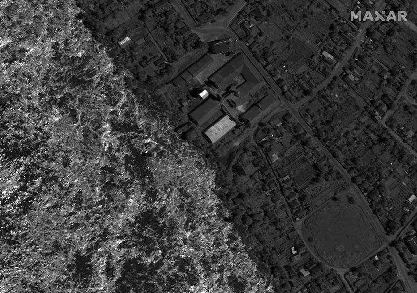 На спутниковом снимке виден смытый водой причал в Новой Каховке