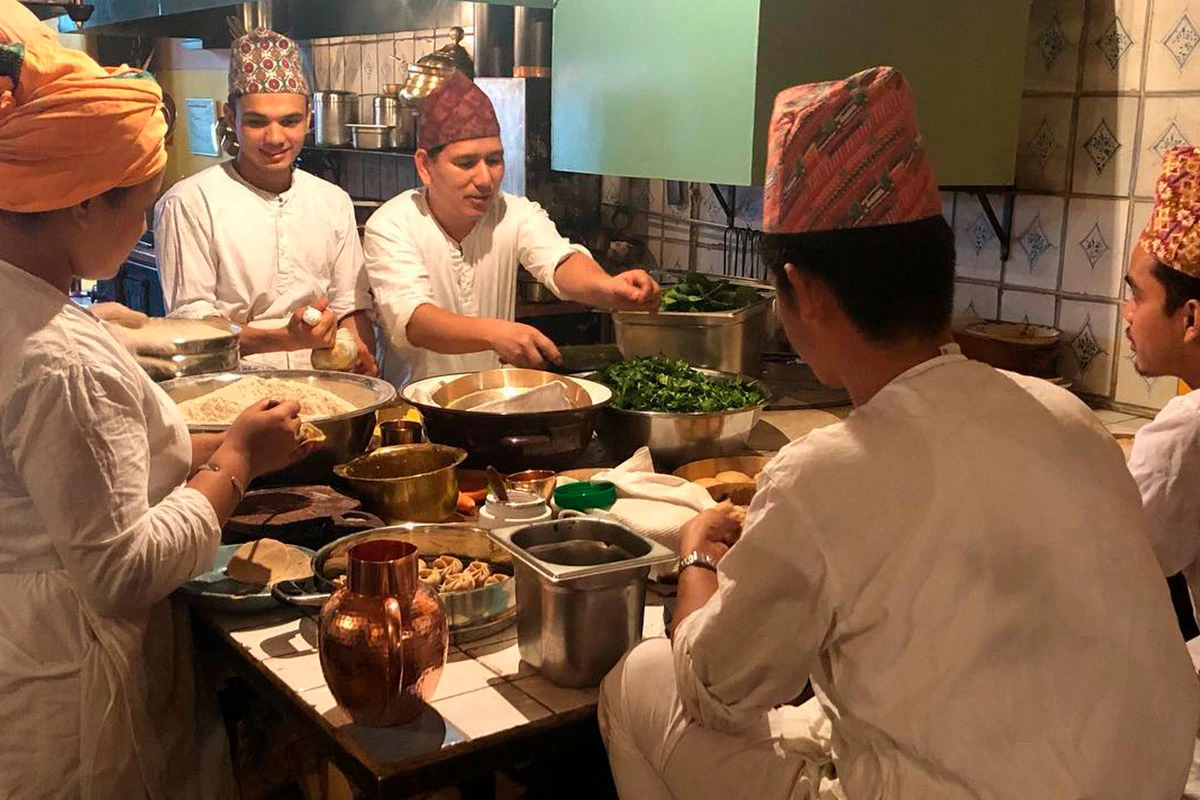 Камерный тематический индийский ресторан. Здесь нет меню