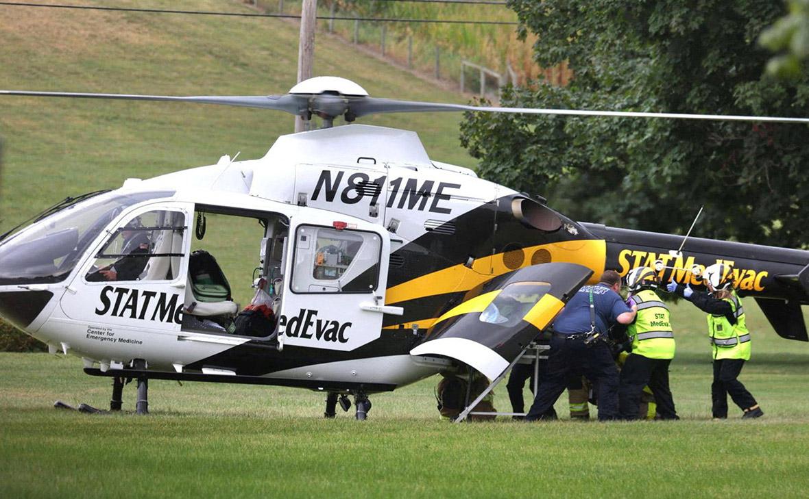 Сотрудники экстренных служб на месте стрельбы