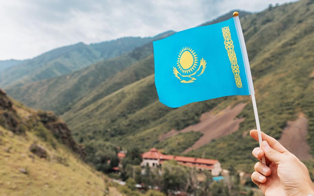 Три способа перевести деньги в Казахстан