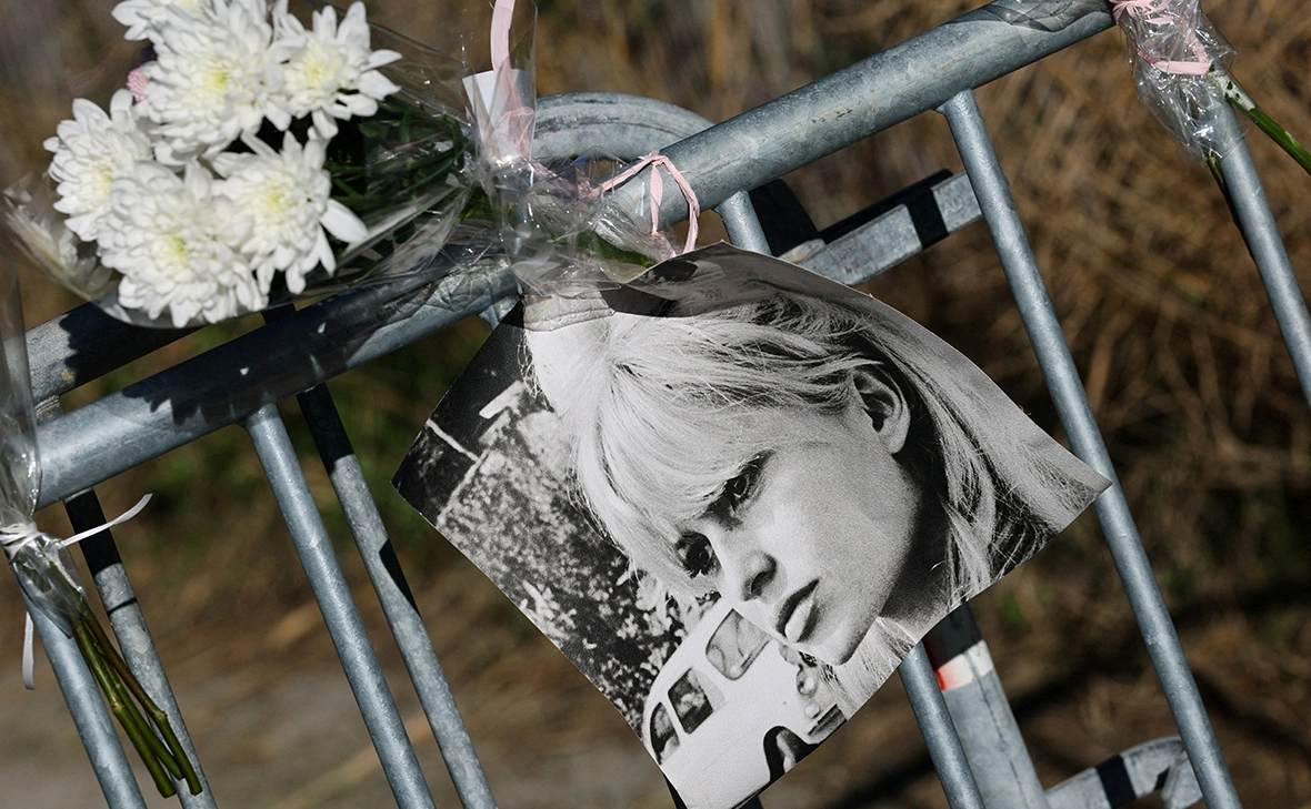 Manon Cruz / Reuters